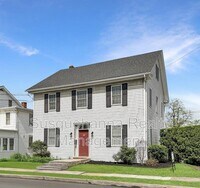Building Photo - 339 E Derry Rd