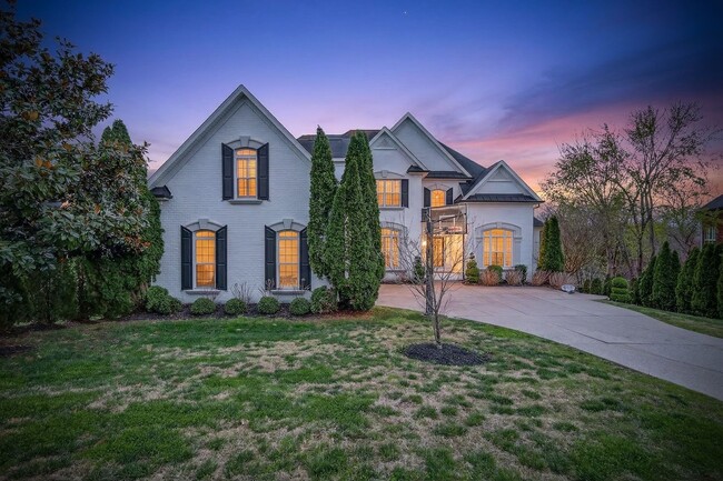 Building Photo - Beautiful 6BR Executive Brentwood Home with Pool