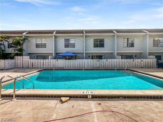 Building Photo - 1123 SW 48th Terrace