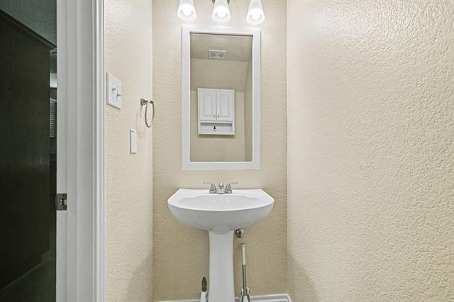 Building Photo - 1349 Hillside Dr