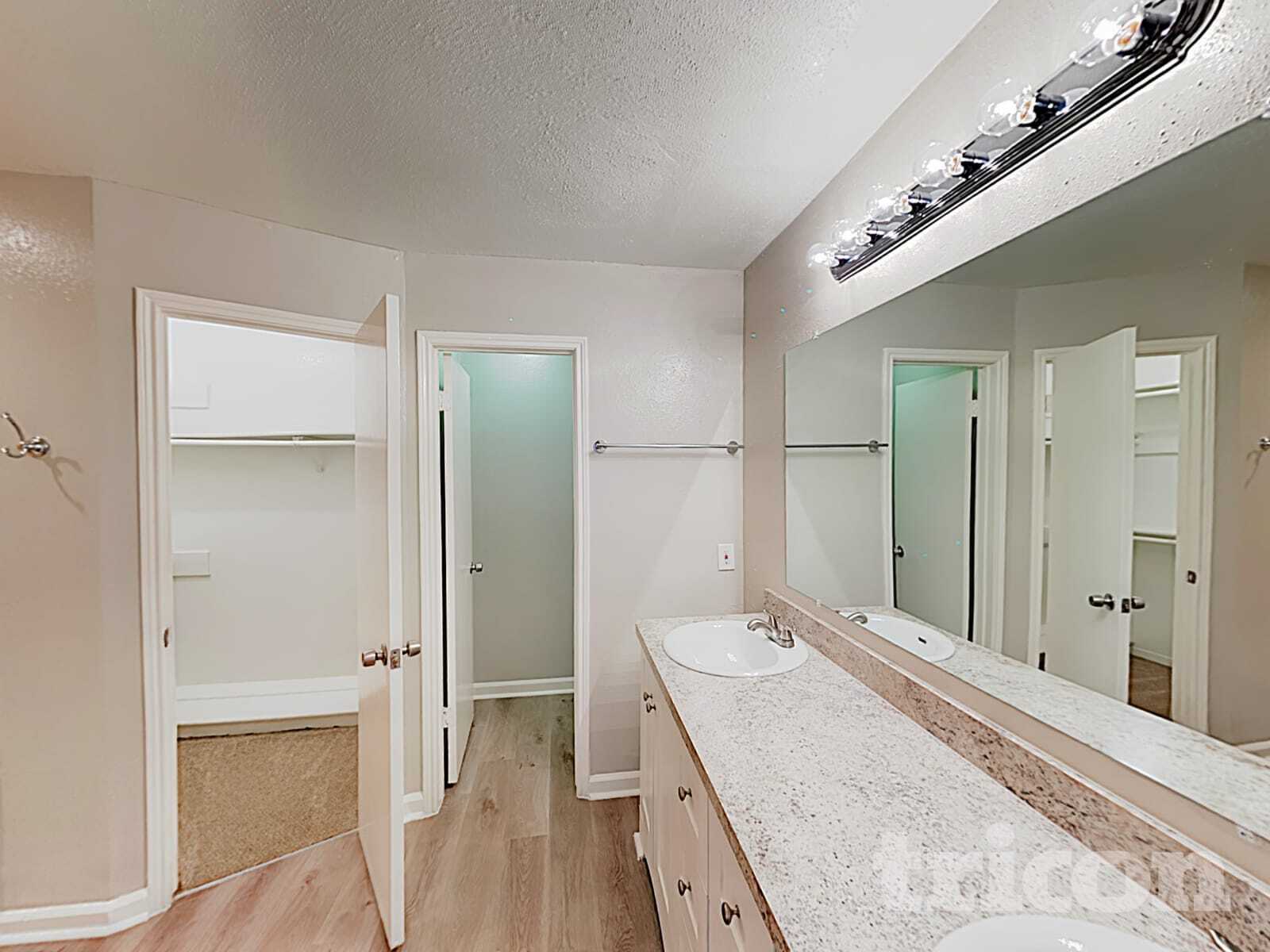 Building Photo - 15802 Echo Canyon Dr