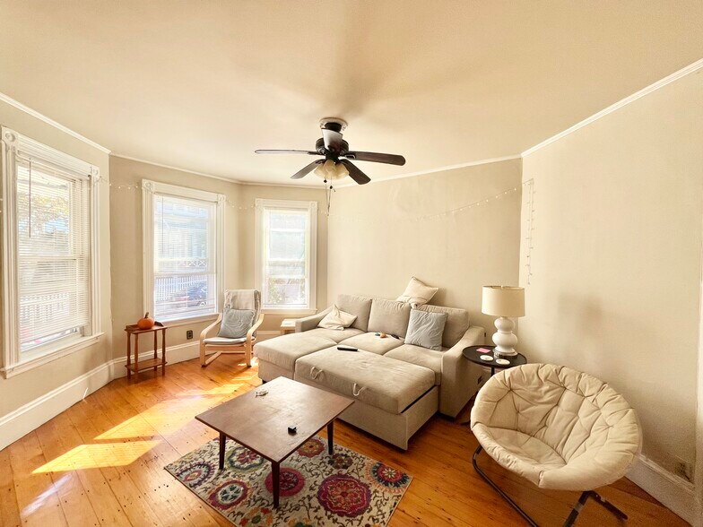 Primary Photo - 5 Sachem St