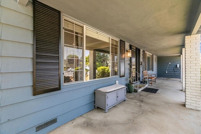 Building Photo - 2739 St Giles Ln