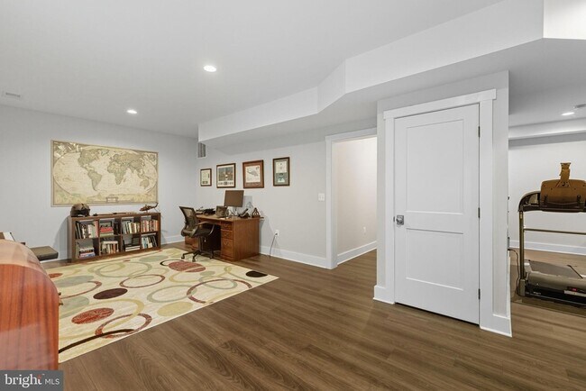 Building Photo - 8193 Major Watters Ct