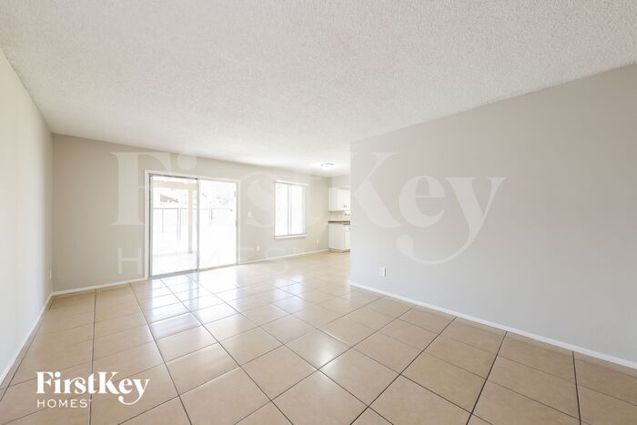 Building Photo - 4923 W Larkspur Dr