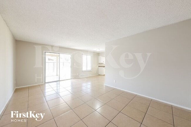 Building Photo - 4923 W Larkspur Dr