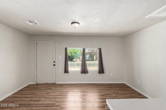 Building Photo - 1424 S Bonarden Ln