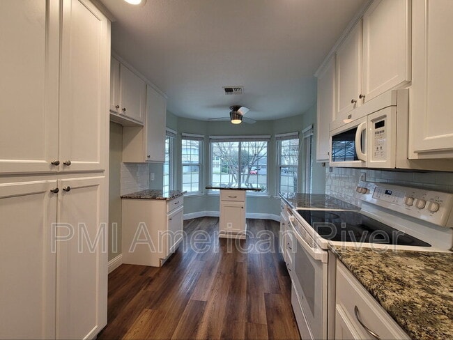 Building Photo - 5628 Bolton Way