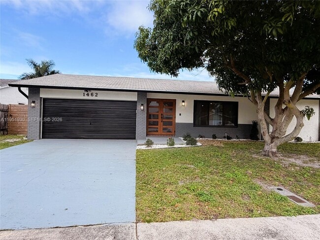 Building Photo - 1462 SW 25th Ave