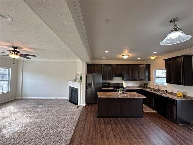 Building Photo - 248 Grace Manor Dr