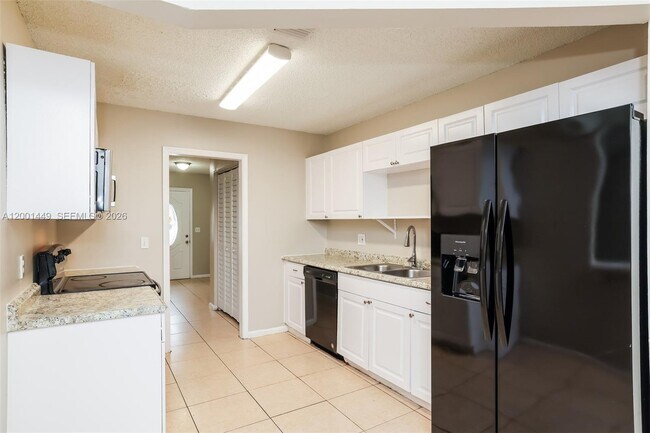 Building Photo - 3637 Ave Montresor