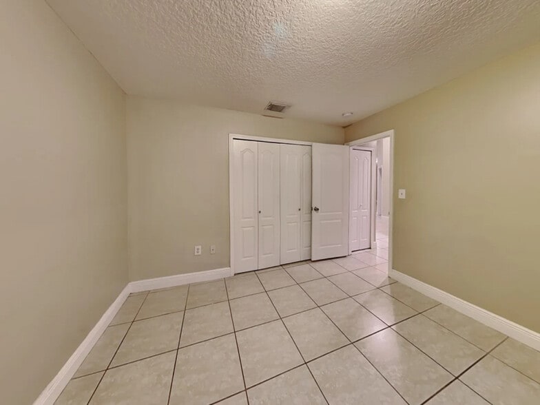 Building Photo - 14993 SW 59th St