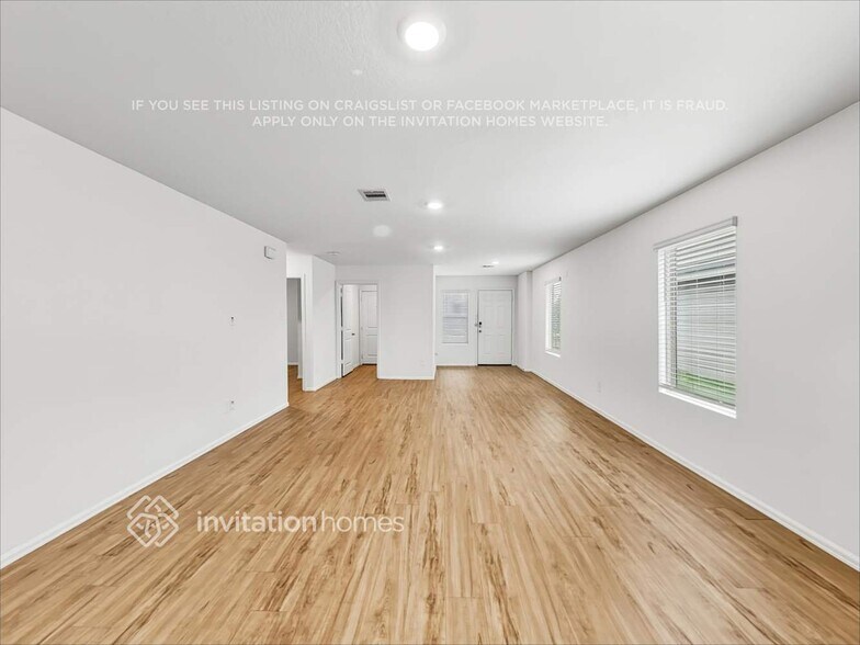 Building Photo - 18739 Mercer Fls Dr