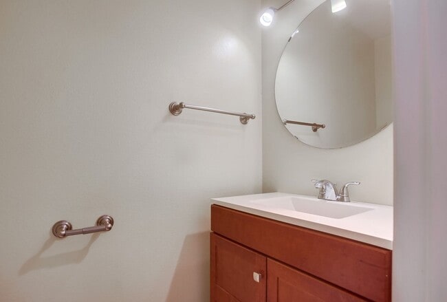 Building Photo - Single Story Duplex with Two Private Residences