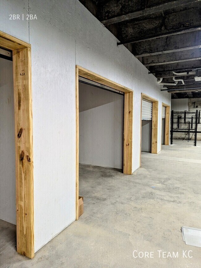 Building Photo - 3100 Gillham Plaza