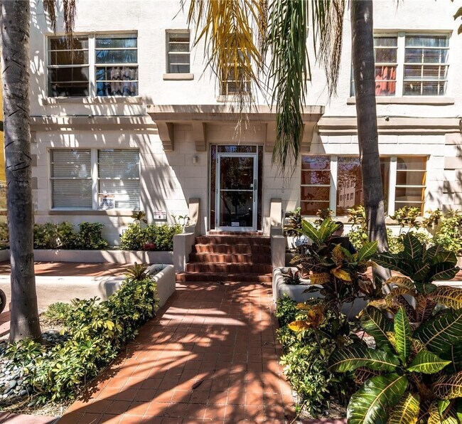 Building Photo - 1320 Drexel Ave