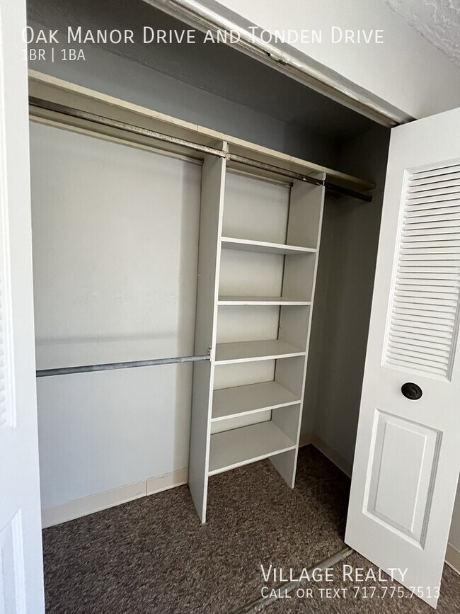Building Photo - 228 Oak Manor Dr