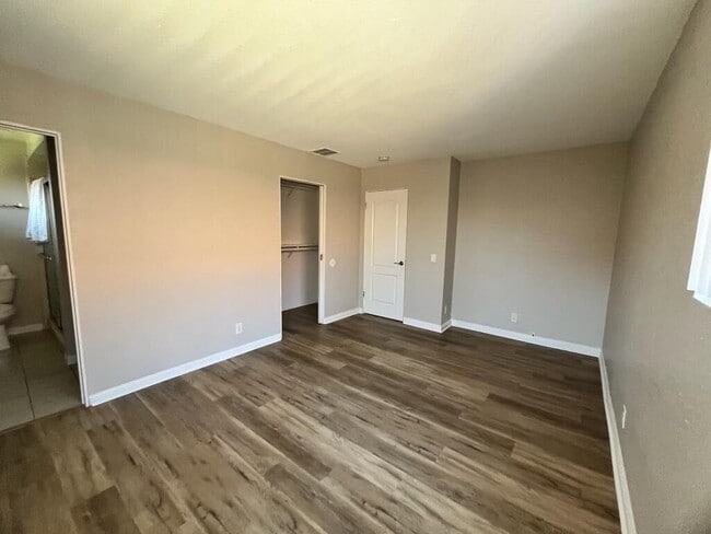 Building Photo - 51780-51780 Avenida Diaz