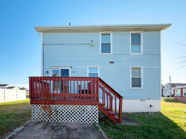 Building Photo - 1649 N Missouri Ave