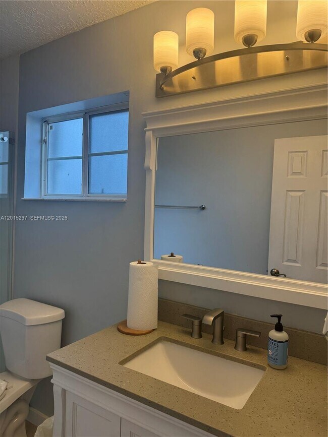 Building Photo - 17016 SW 144th Ct