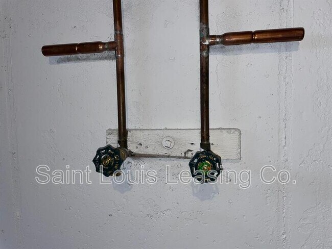 Building Photo - 145 Clearview Dr