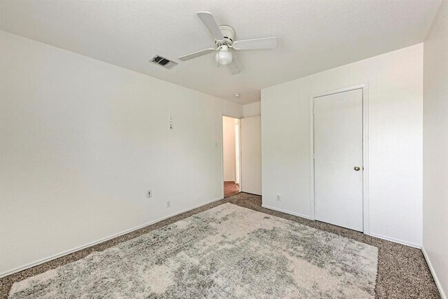 Building Photo - 103 Salerno Dr