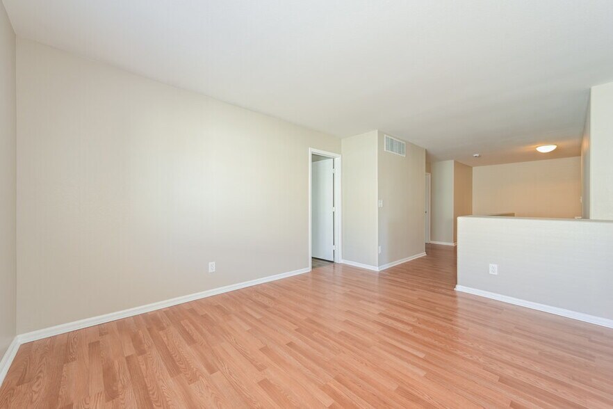 Building Photo - 5087 Orleans Ct