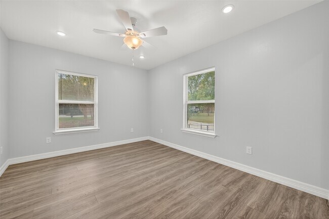 Building Photo - 6928 Apache St