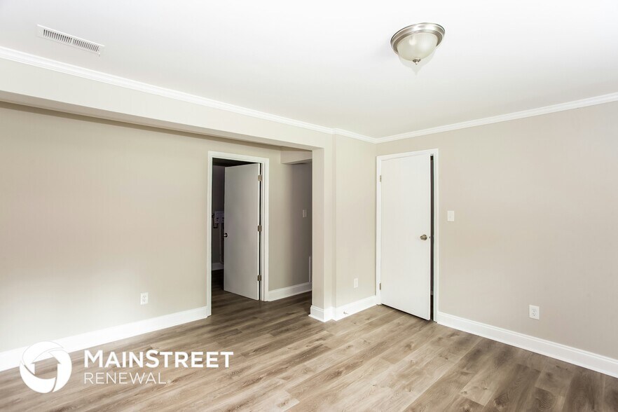 Building Photo - 5222 Split Oak Dr