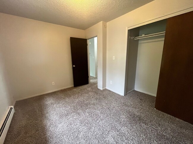 Building Photo - Great Condo in Laporte