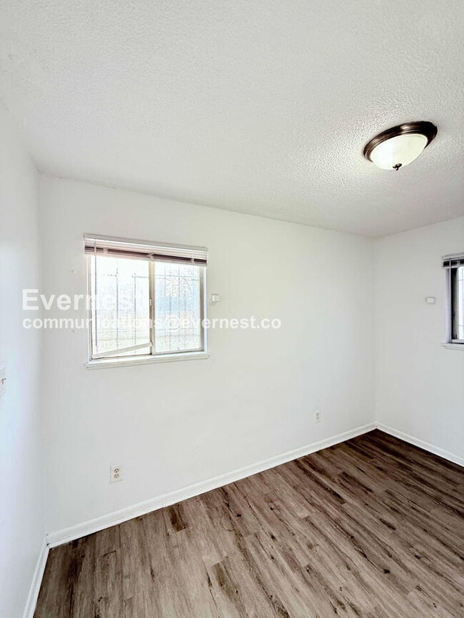 Building Photo - 14439 Kent St