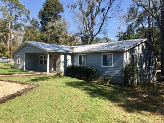 Building Photo - 221 Bamboo Dr