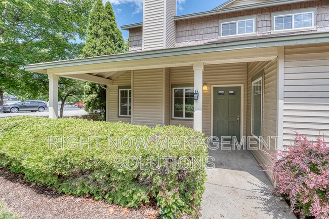 Building Photo - 2318 S Shoshone St