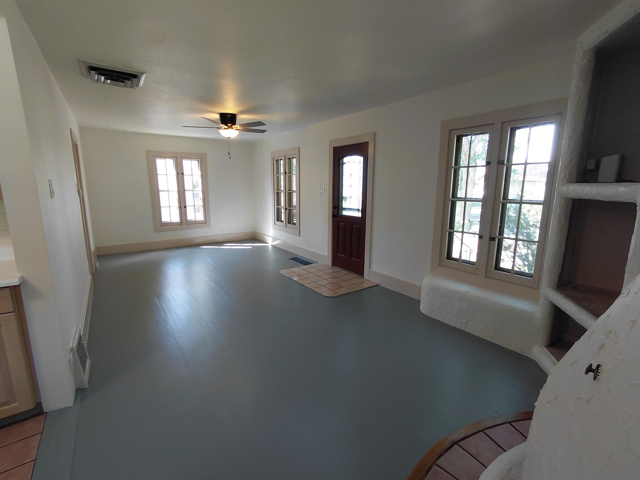 Building Photo - 600 W Orman Ave
