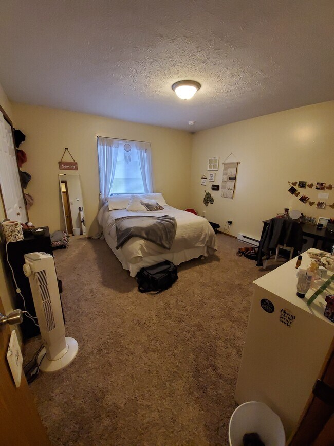 Building Photo - 6282 2nd Ave