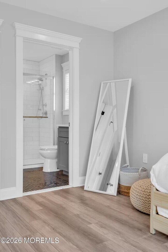 Building Photo - 13 5th Ave