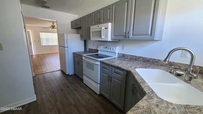 Building Photo - 249 College Park Dr