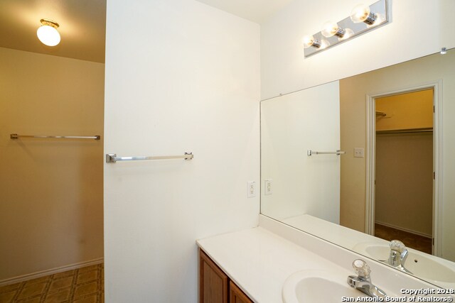 Building Photo - 10603 S Shaenridge