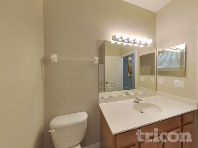 Building Photo - 502 Azalea Bloom Dr