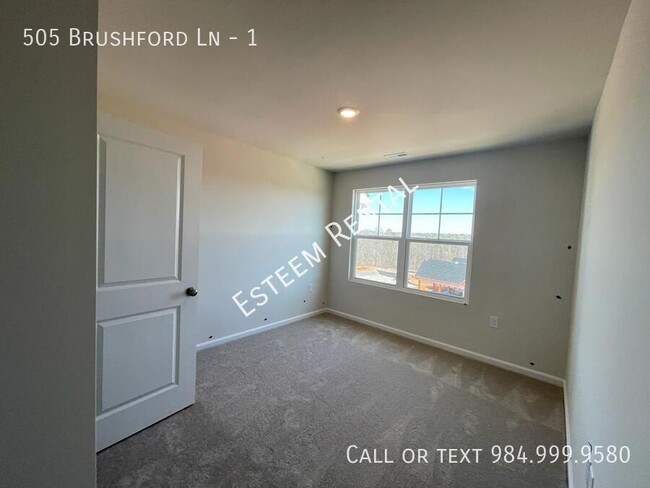 Building Photo - 505 Brushford Ln