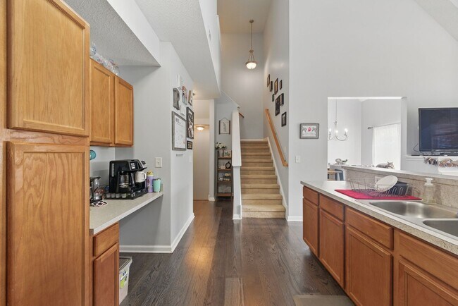 Building Photo - 985 Hollymeade Cir