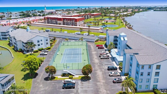 Building Photo - 630 S Brevard Ave