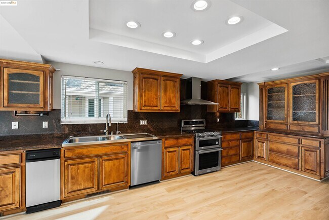 Building Photo - 4730 Spinnaker Way