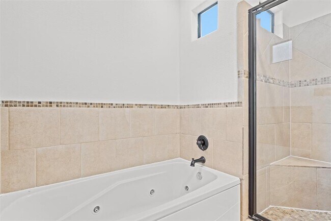 Building Photo - 14913 Longbranch Dr