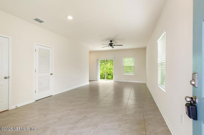 Building Photo - 170 Pasadena Dr
