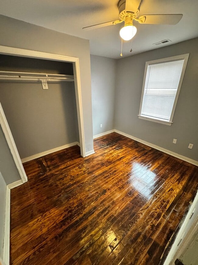 Building Photo - 3 bed house in Church Hill! Enjoy great location, hardwoods, central Ac, and laundry!