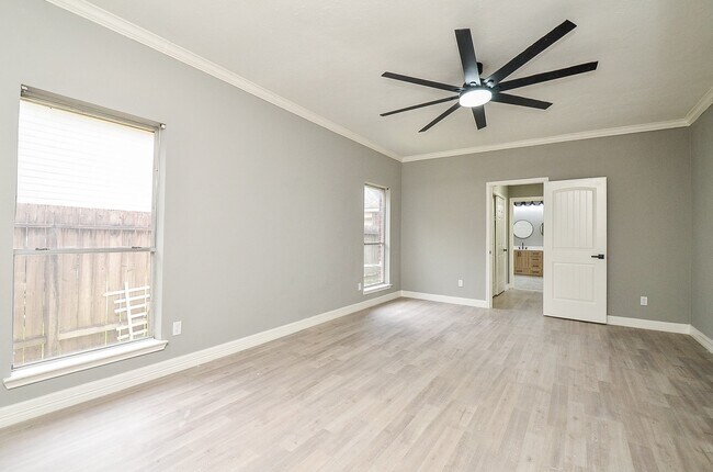 Building Photo - 9211 Abbey Chase Ln