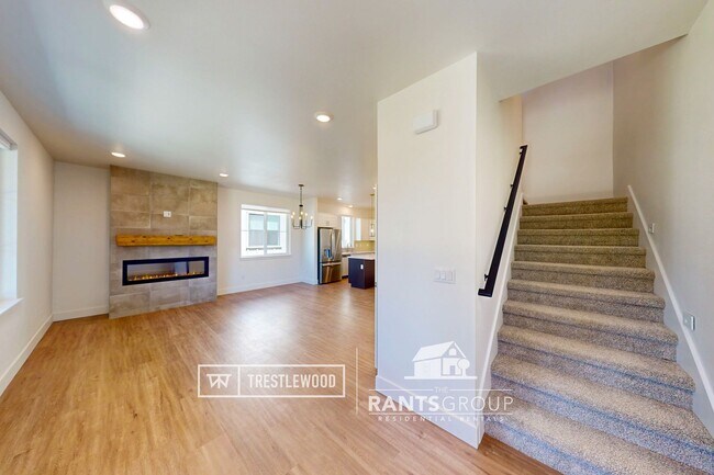 Building Photo - Brand New! Modern Home in Trestlewood – Wh...