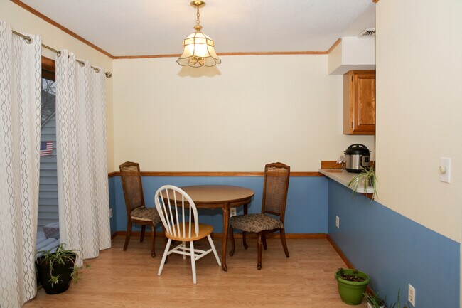 Building Photo - 23 Compton St