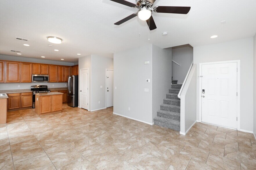 Building Photo - 681 Calamus Palm Pl